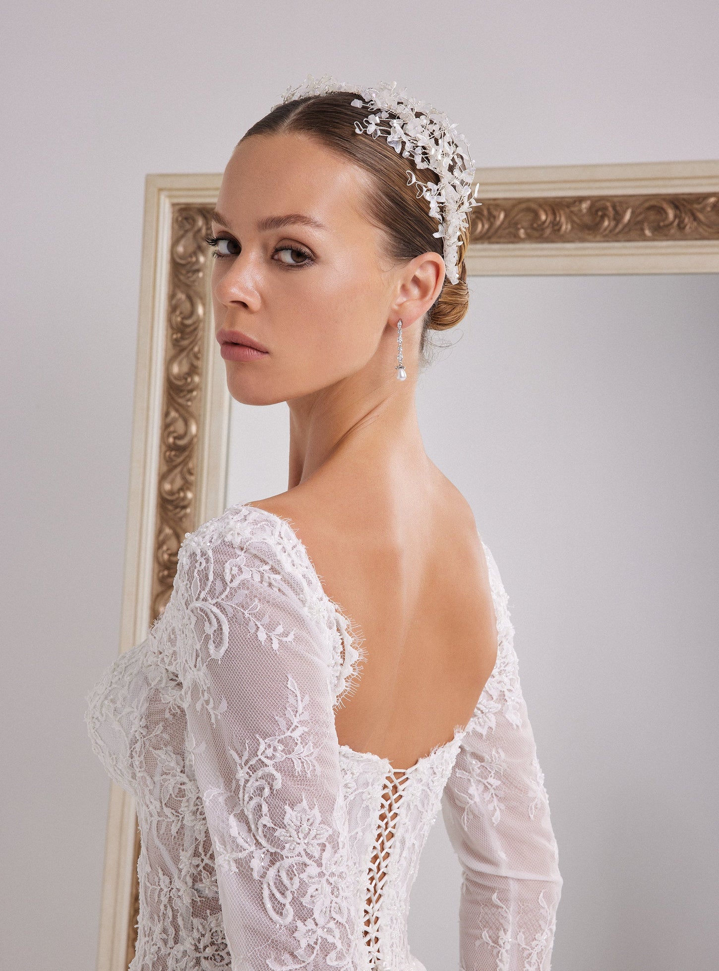 Timeless and Romantic Long-Sleeved Mermaid Wedding Gown