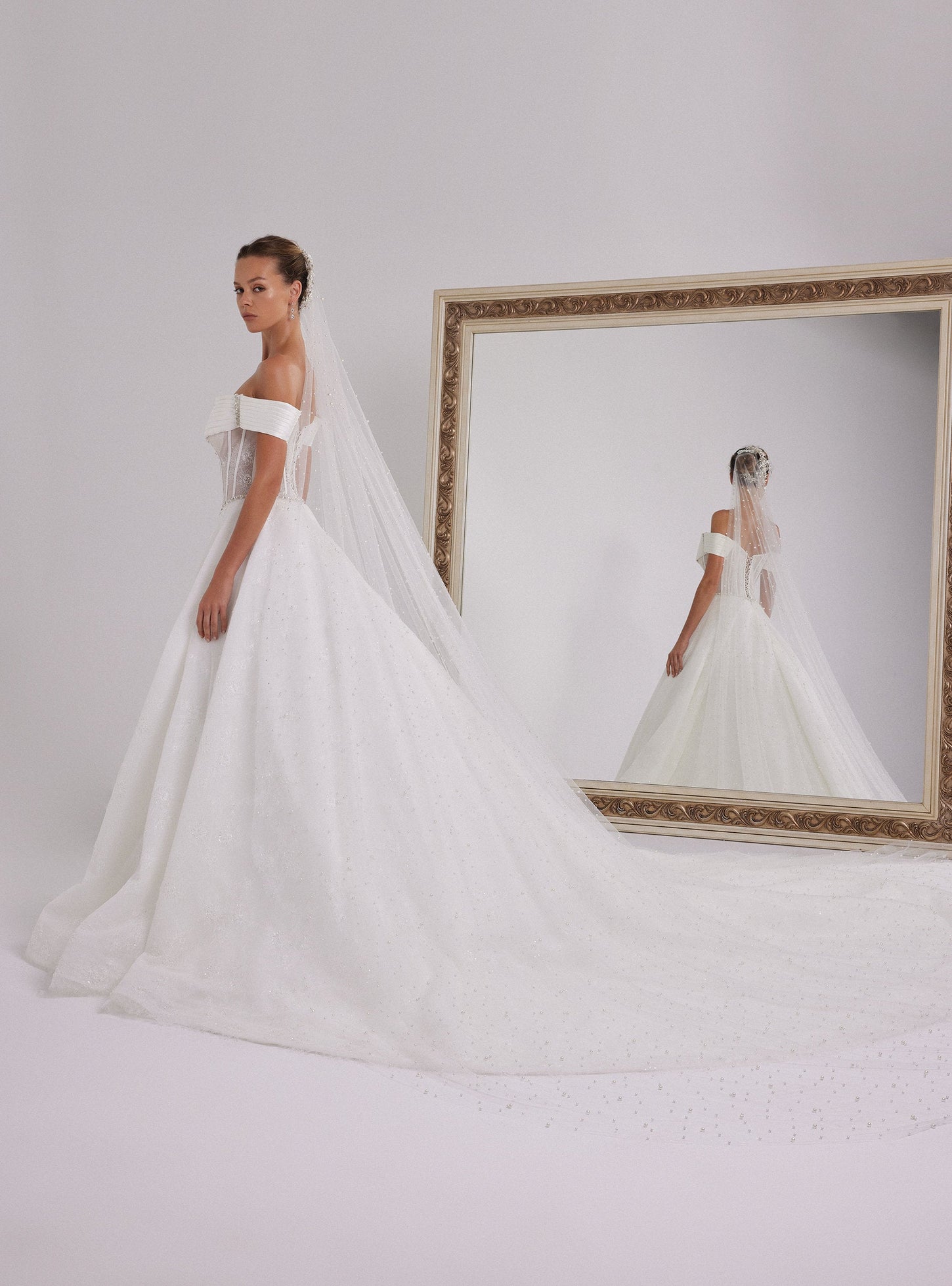 Sparkling and Elegant Off-Shoulder Princess Wedding Dress
