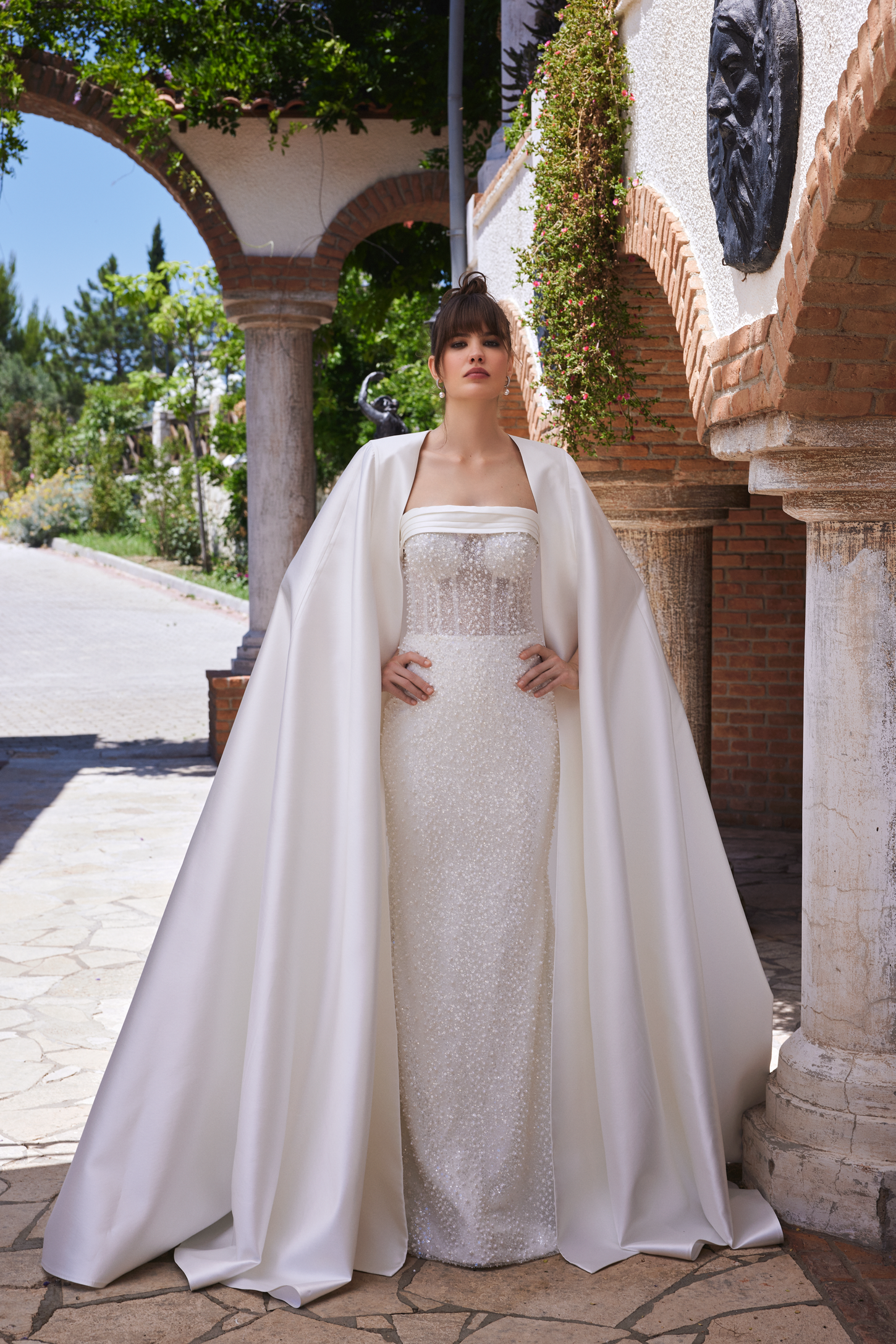 Pearl-Designed Mermaid Dress with Satin Neckline and Cape