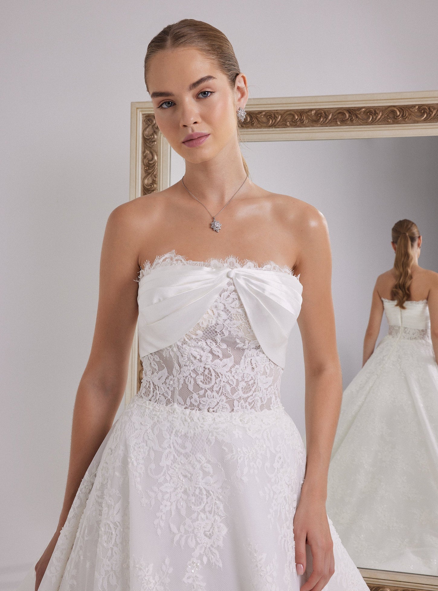 Romantic French Lace Designed White A-line Wedding Dress with Straight Neckline