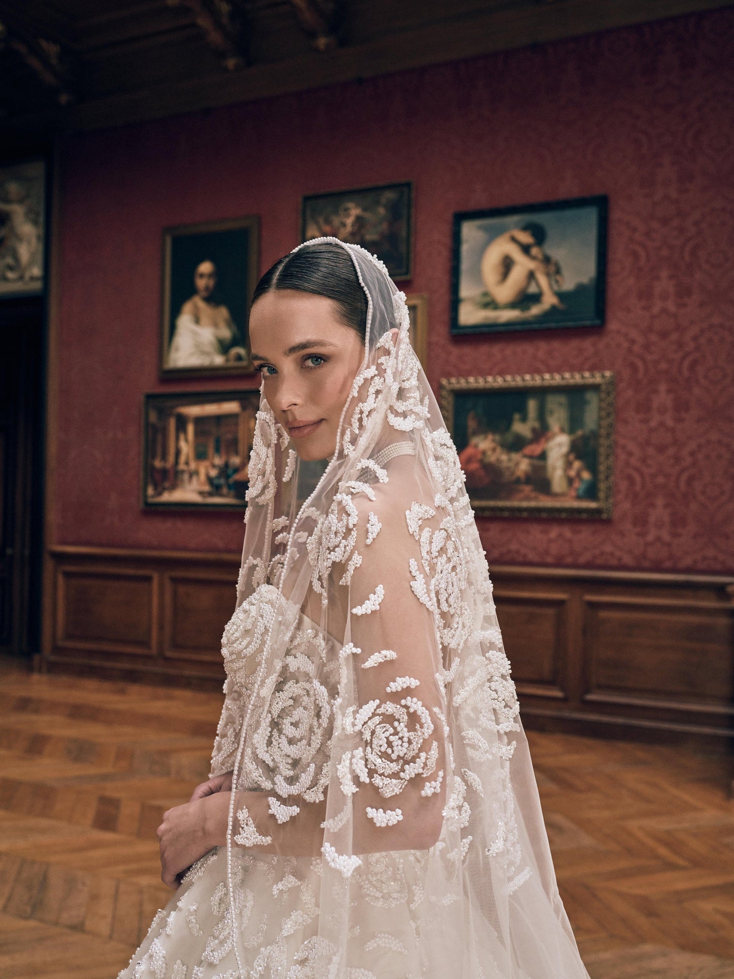 NOVA_BELLA_13_BALL_ROOM_LOOK_13_000862.jpg