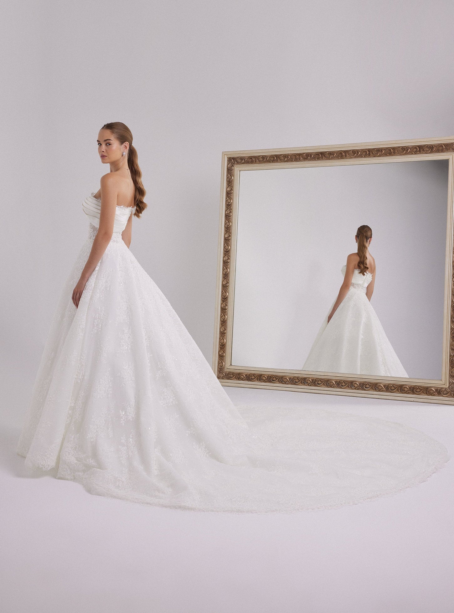 Romantic French Lace Designed White A-line Wedding Dress with Straight Neckline