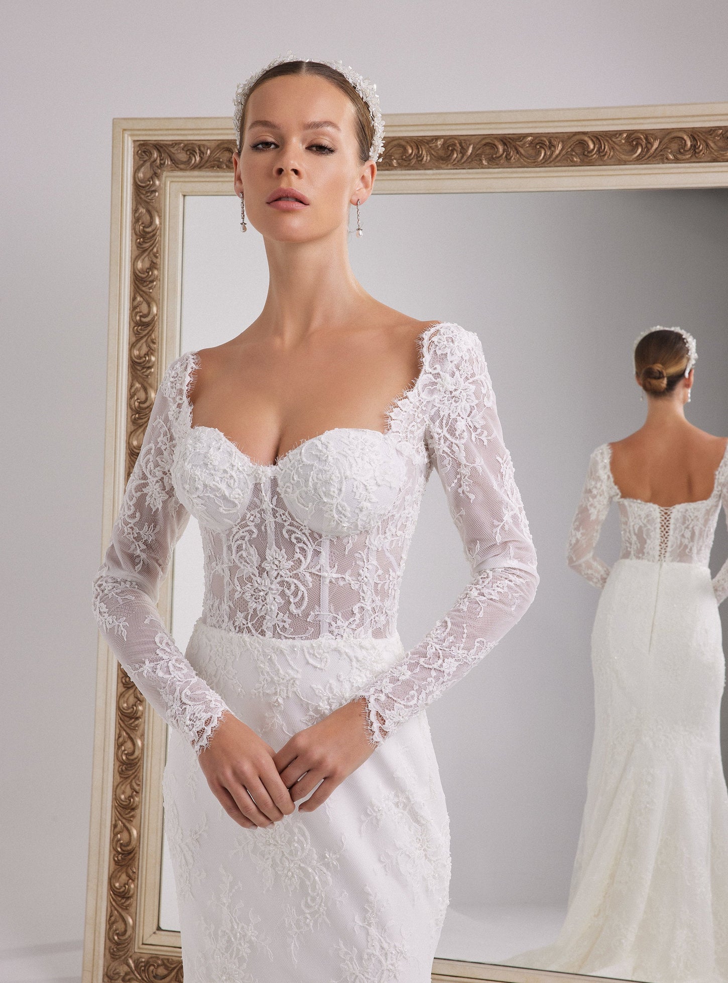 Timeless and Romantic Long-Sleeved Mermaid Wedding Gown