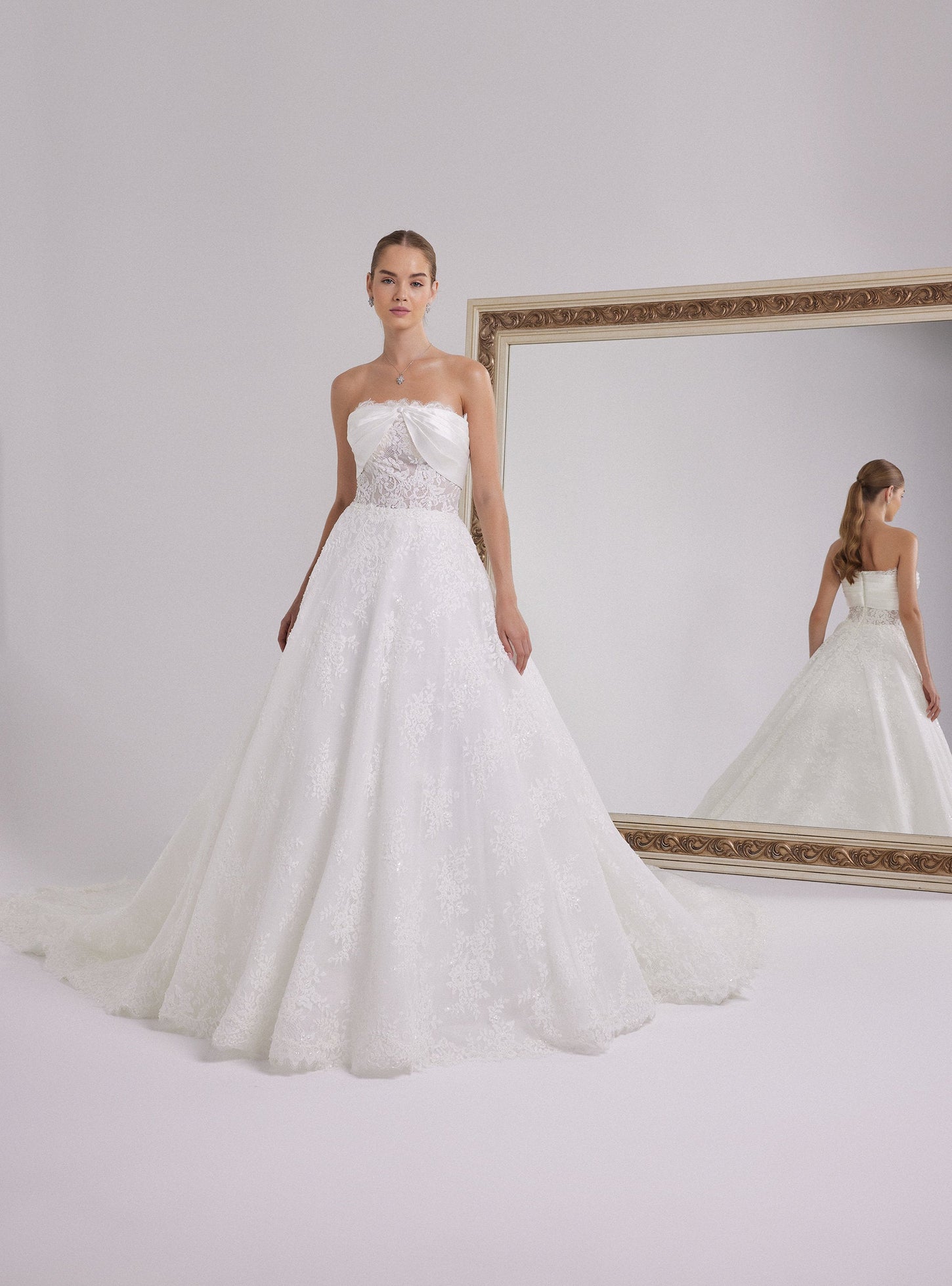 Romantic French Lace Designed White A-line Wedding Dress with Straight Neckline