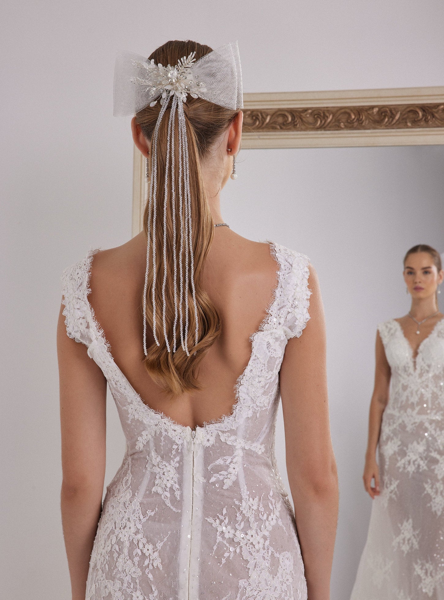 Shimmering Lace V-Neck Mermaid Wedding Dress