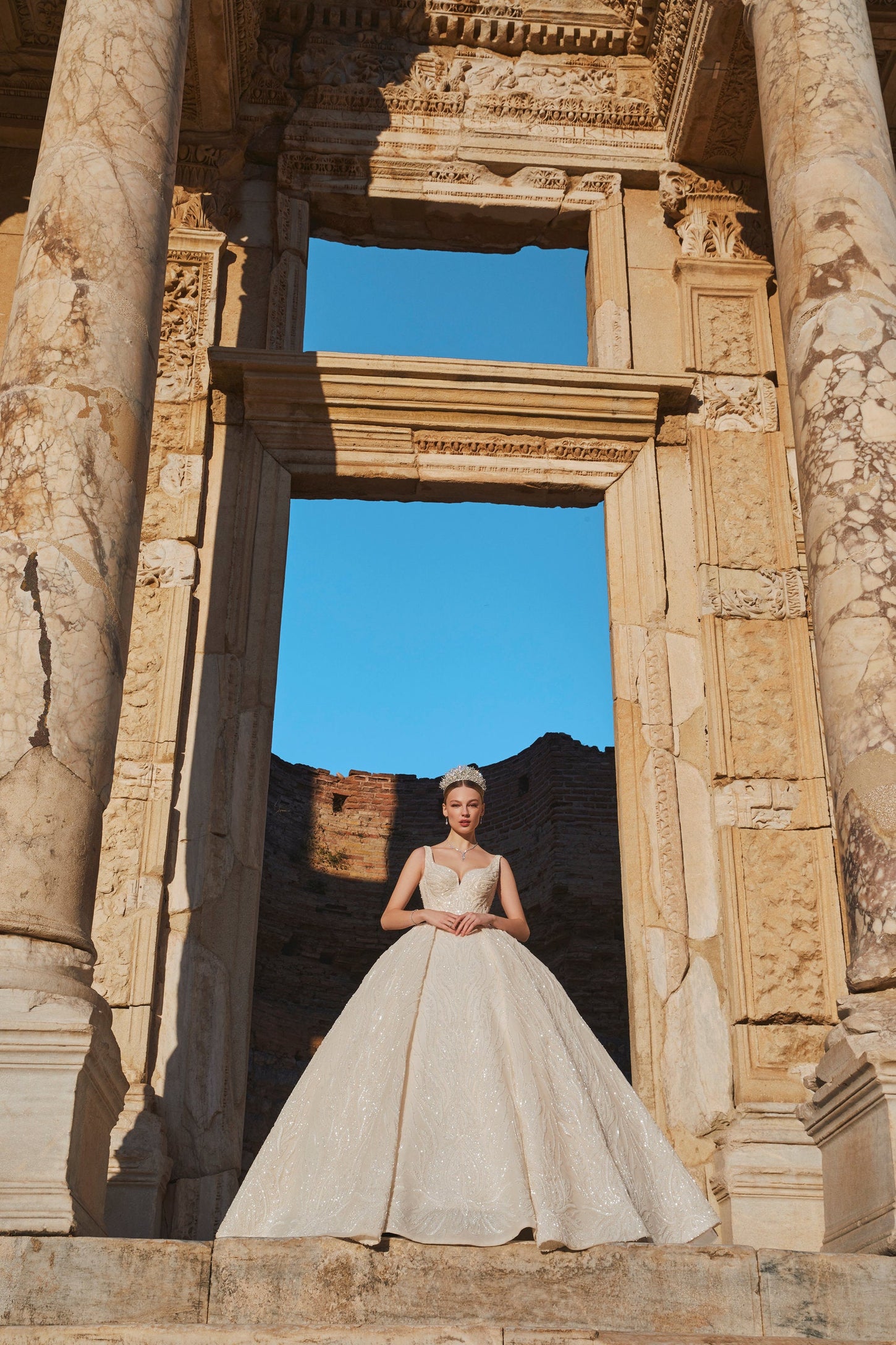 Regal Beauty: Ivory Princess Wedding Dress