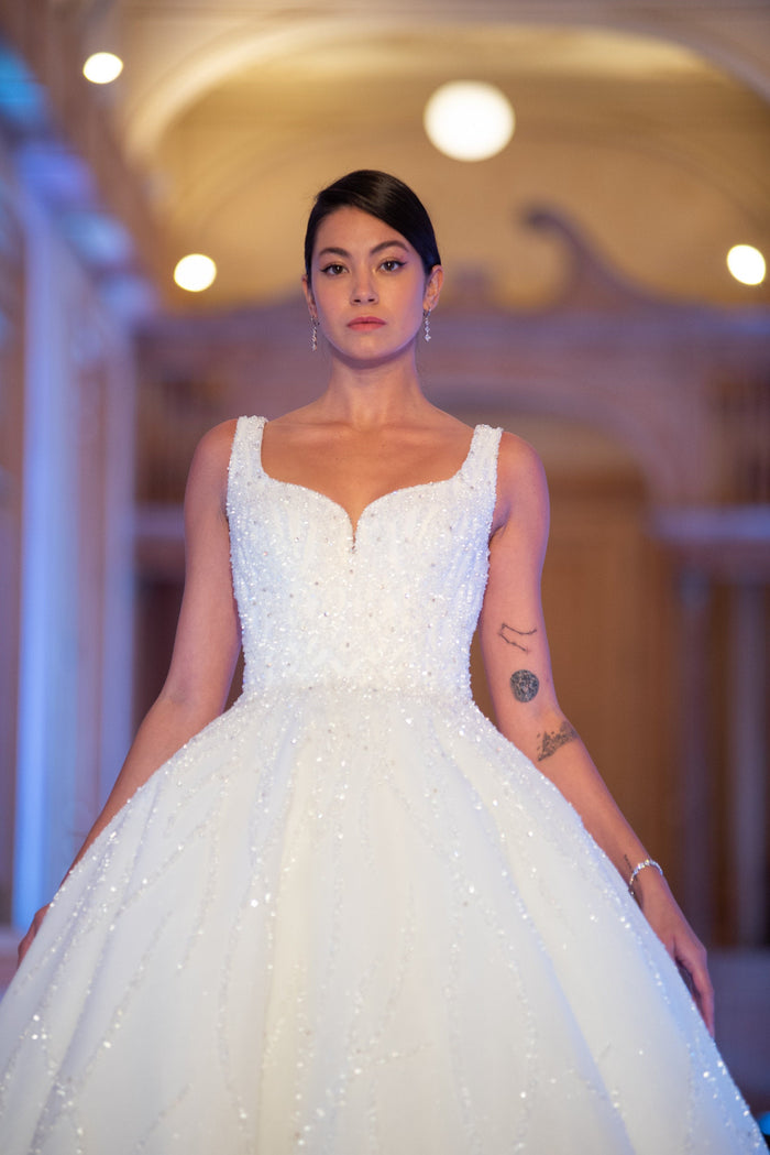 Pure Elegance Long Tail Princess Gown