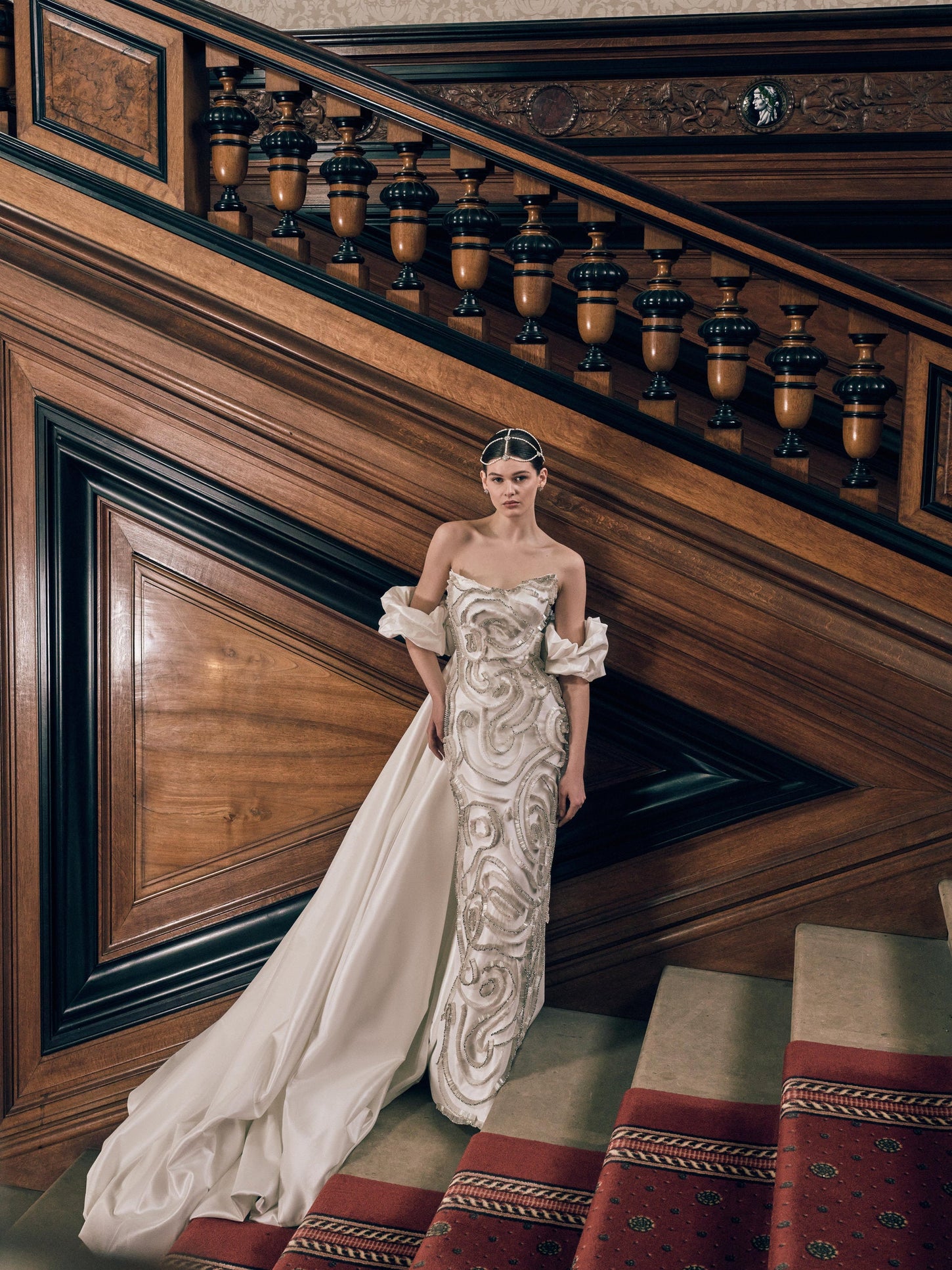 NOVA_BELLA_11_STAIRS_LOOK_11_000692.jpg
