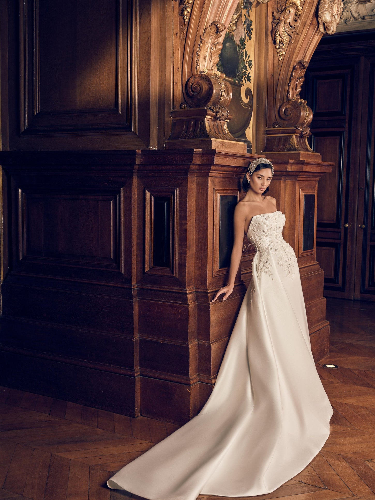 NOVA_BELLA_28_BALL_ROOM_LOOK_28_001392.jpg