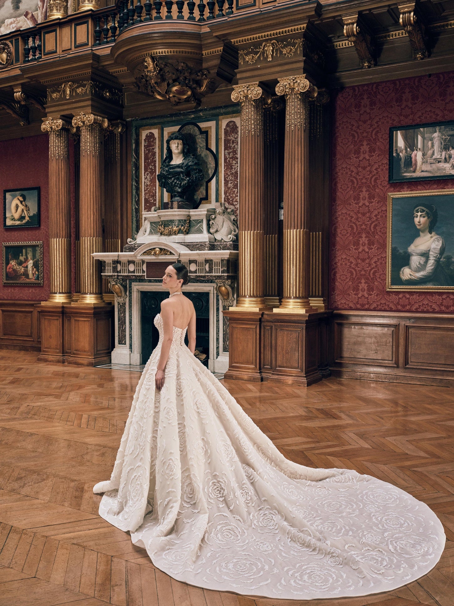 NOVA_BELLA_13_BALL_ROOM_LOOK_13_000832.jpg
