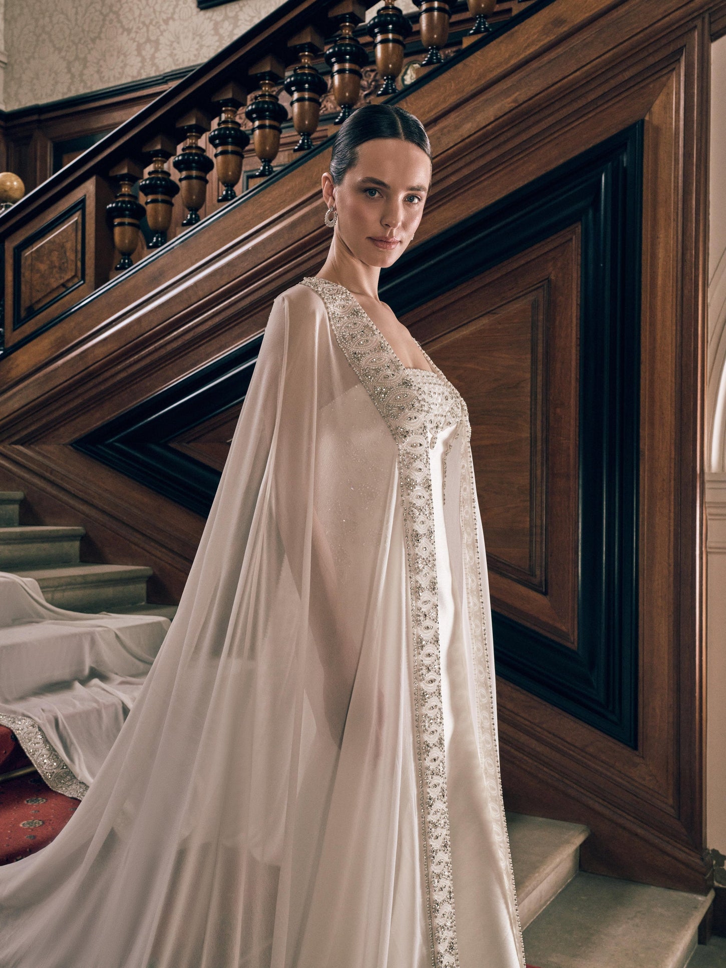 NOVA_BELLA_10_STAIRS_LOOK_10_000656.jpg